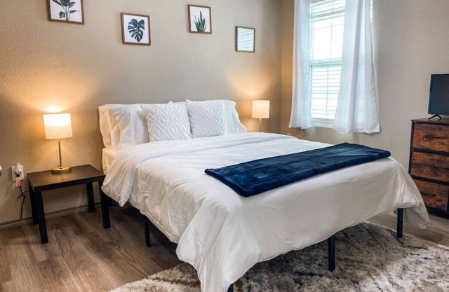 Charming 1BR Getaway – Private, Pet Friendly, TV