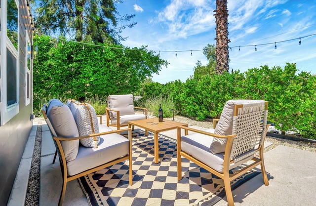 Charming 1BR House W/ Yard & Fire Pit in Prime Location!