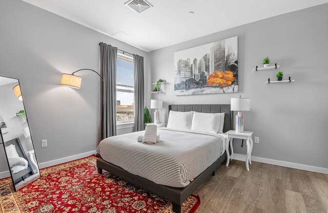 Charming 1BR Near Encore 7272