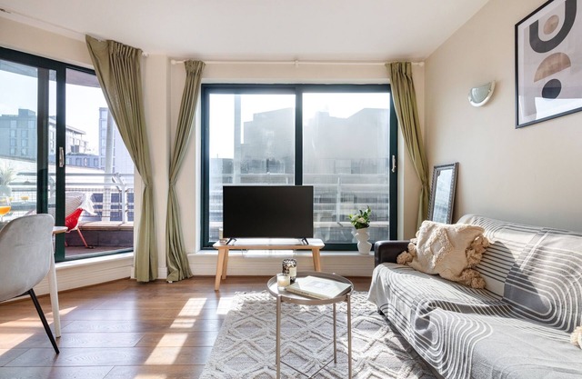 Charming 1BR Near Tower Bridge Walks