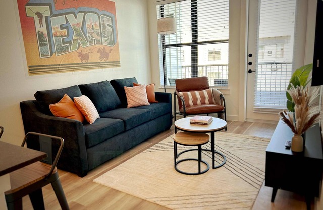 Modern Luxury: Walk to Live Music & Dining