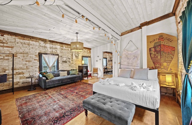 Charming 1BR Retreat in the Heart of Louisville!