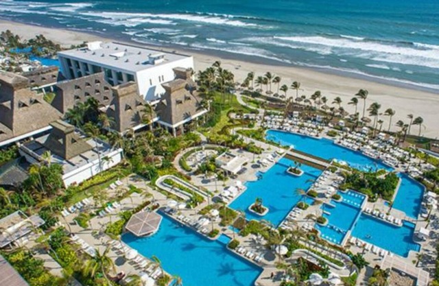 Charming 2-bedroom resort with AC, WiFi in brilliant Acapulco de Juárez