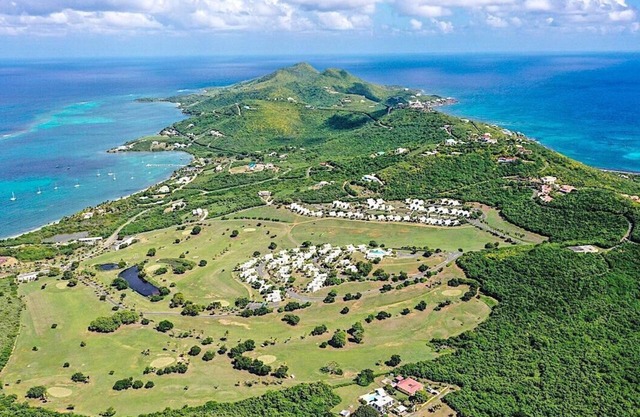 Charming 2-bd condo in lovely Christiansted w/ Beach access, Golf, Pickleball +