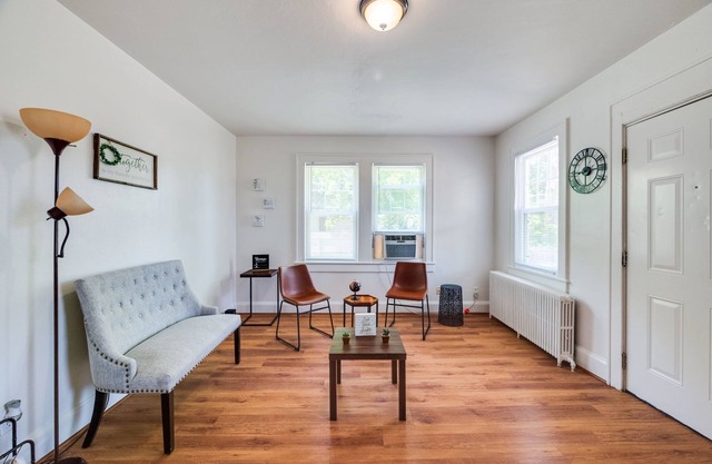 Parkside Suites minutes away from Downtown!