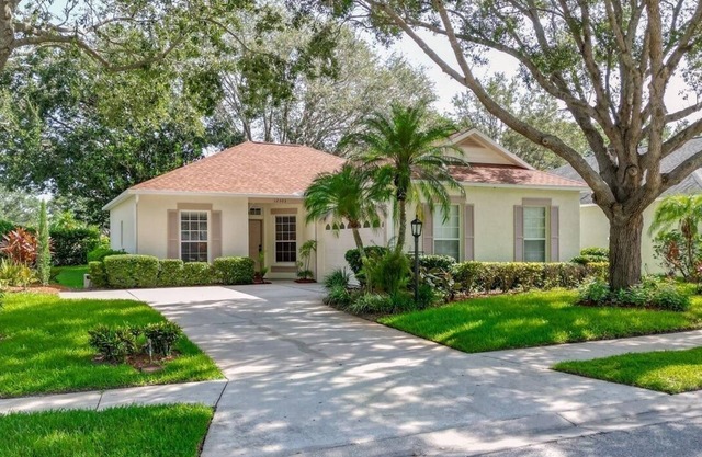 Charming 2 bed/2 Bath home in Amazing Lakewood Ranch, turnkey, great location!