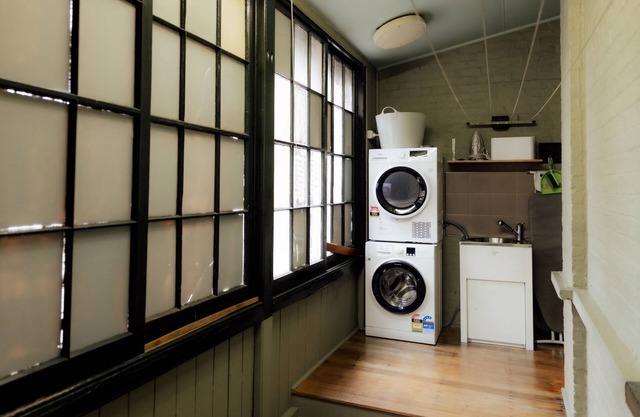 Charming 2-Bed Apartment in Launceston CBD