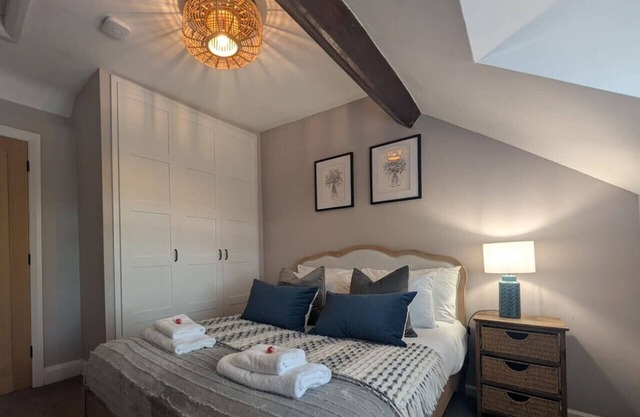 Charming 2 bed cottage near Chester Zoo - Sleeps 6