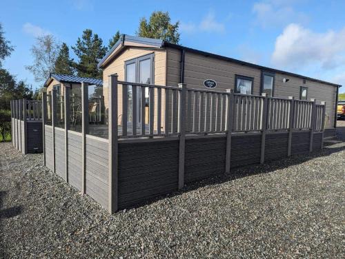 Charming 2-Bed Lodge in Newton Stewart