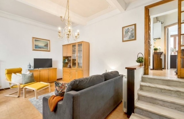 Charming 2-bedroom apartment in lovely Licciana Nardi with WiFi