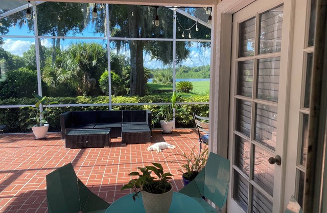 Charming 2-bedroom house with AC, WiFi in welcoming Winter Springs