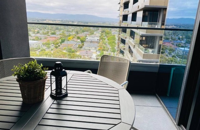 Charming 2-bedroom apartment with AC in Glen Waverley