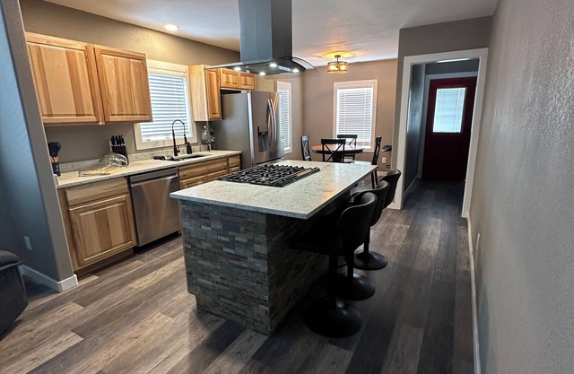 Charming 2-bedroom house in Klamath Falls near Crater Lake and Lava Beds