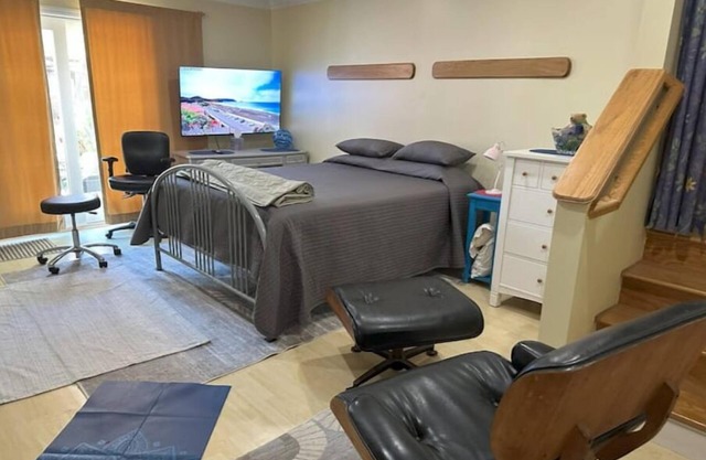 Charming 2-bedroom bed & breakfast in vibrant San Francisco with WiFi
