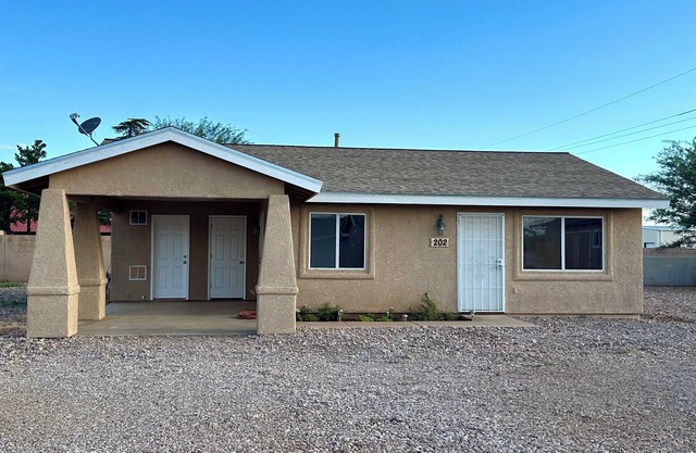 Charming 2-bedroom, 2-bathroom house, ideal for a relaxing getaway.