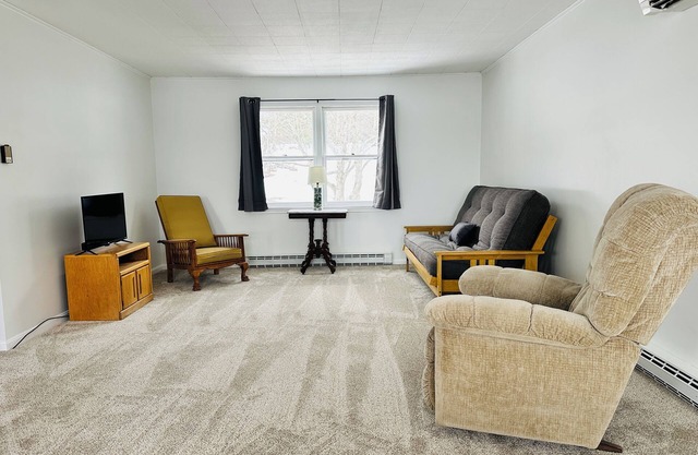 Charming 2-bedroom apartment with beach access located in peaceful Bar Harbor