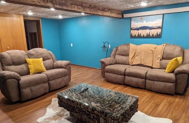 Charming 2-bedroom apartment with WiFi, AC in fabulous Rapid City