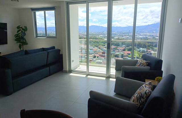 Charming 2-bedroom apartment with fitness room, WiFi in delightful San Pablo
