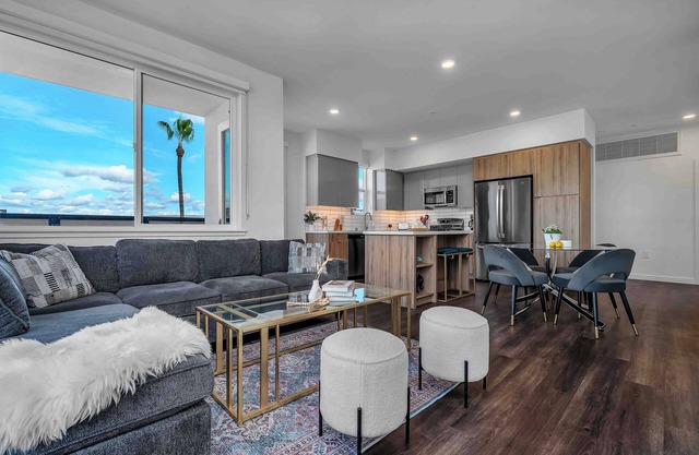 Charming 2-bedroom apartment with AC, fitness room in tranquil Santa Ana