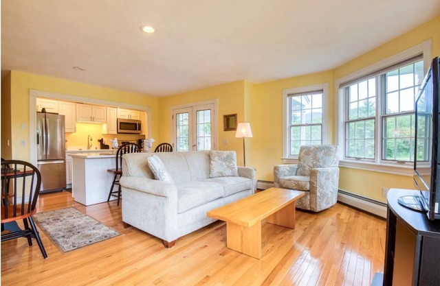 Charming 2-bedroom apartment in beautiful Jackson