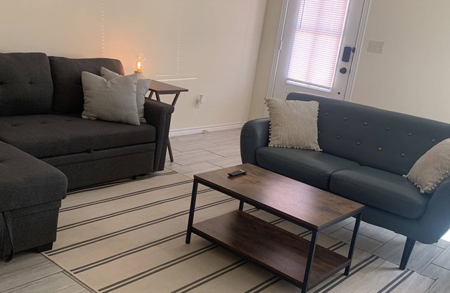 Charming 2-bedroom apartment in Lindale