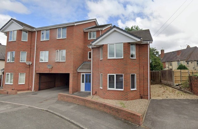 Charming 2-bedroom apartment in the Birmingham/Dudley Area with Private Parking