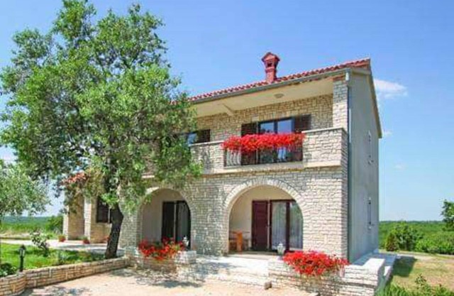 Charming 2-bedroom apartment in Rebići - Peninsula Istria, with AC, near the sea