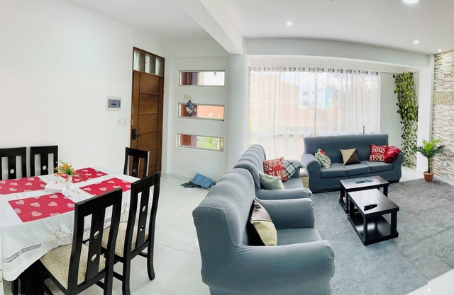 Charming 2-bedroom condo with WiFi in brilliant Cochabamba