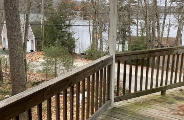 Charming 2-bedroom cottage in New Durham with private water access with dock