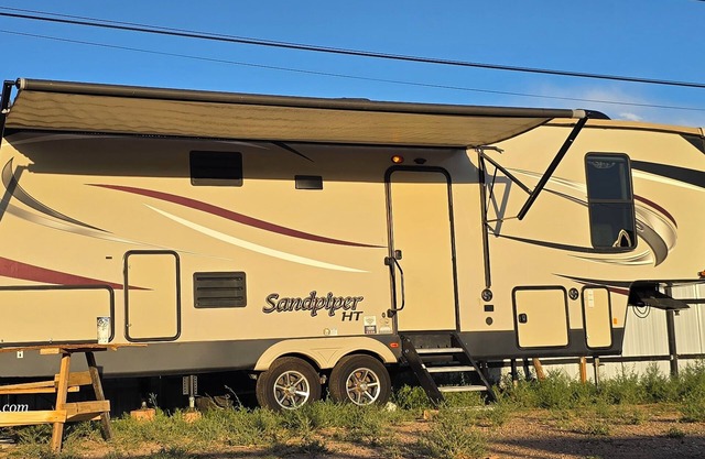 Charming 2-bedroom C-class with WiFi, AC in San Rafael minutes from BLM Hunting