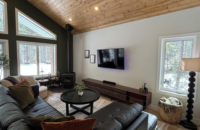 Charming 2-bedroom cottage in Candle Lake