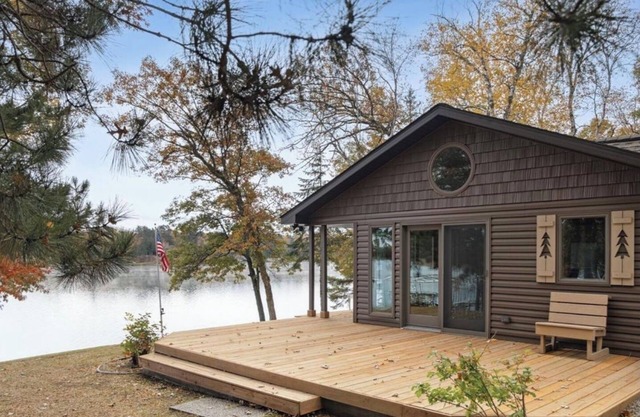 Charming 2-bedroom cabin with 1-bedroom bunk house on the WFC in Crosslake!