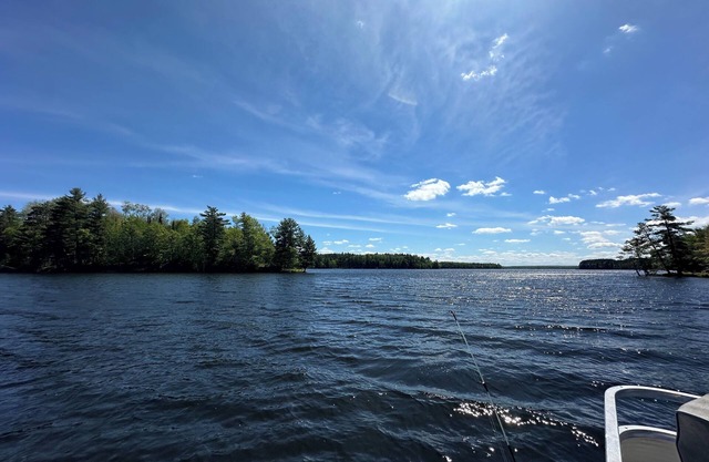 Charming 2-bedroom cabin with WiFi, AC in wonderful Hayward Wisconsin