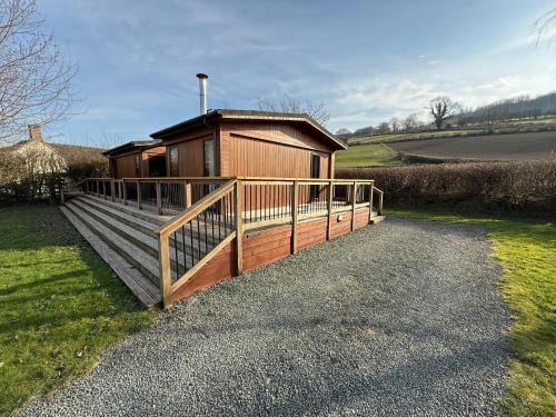 Charming 2 bedroom Cabin In the Shropshire Countryside with Fantastic Views
