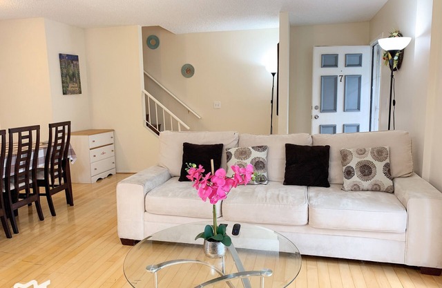 Charming 2-bedroom condo with WiFi, AC in delightful Arcadia