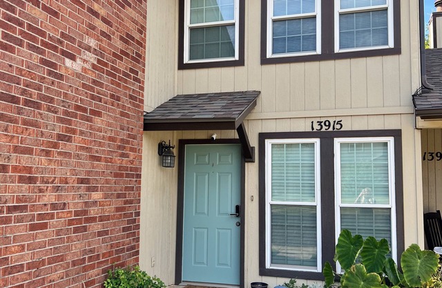 Charming 2-bedroom condo with WiFi, AC in lovely Edmond