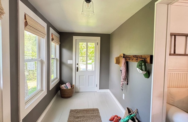 Charming 2-bedroom cottage in Orient. Close to beaches, Village Lane, the Jitney