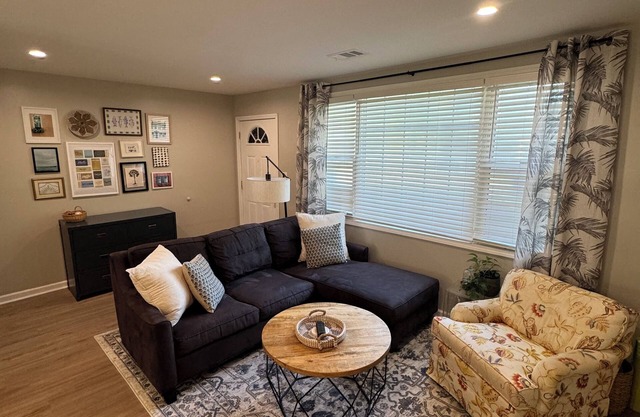 Charming 2-bedroom house in fabulous Charleston