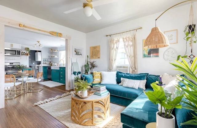 Charming 2-bedroom House with Every Amenity in Quiet, Trendy Neighborhood