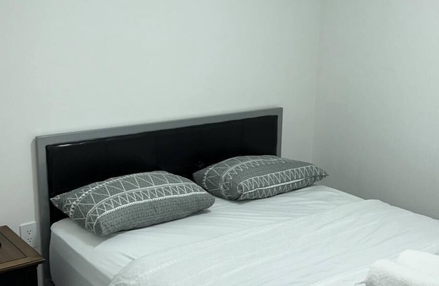 Charming 2-bedroom house with AC, WiFi in beautiful Vancouver