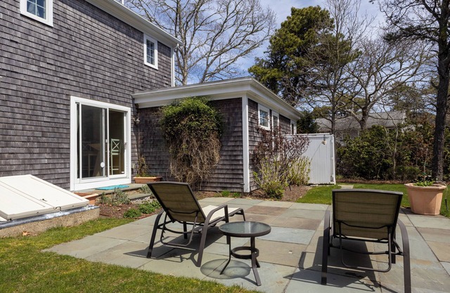 Charming 2-bedroom house in Katama with WiFi, AC
