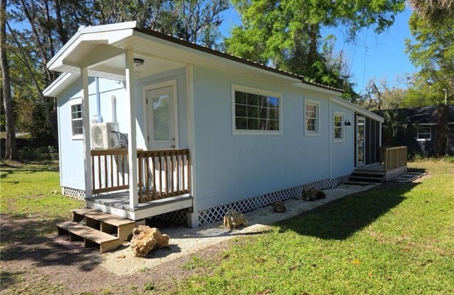 Charming 2-bedroom house in peaceful Homosassa with AC