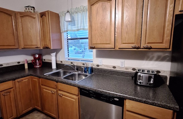 Charming 2-bedroom house in The Villages near Spanish Springs.