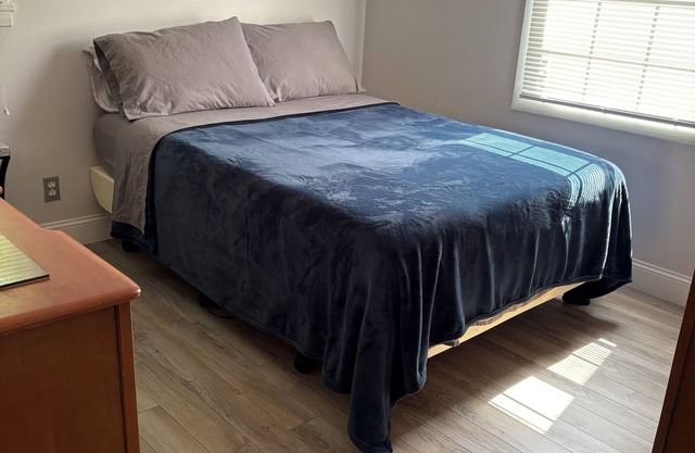 Charming 2-bedroom house in delightful Marietta. Cozy home with amenities.