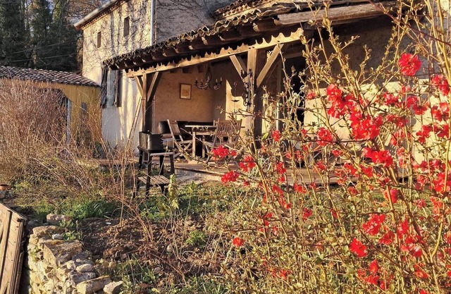 Charming 2-bedroom house in amazing Sagelat with WiFi
