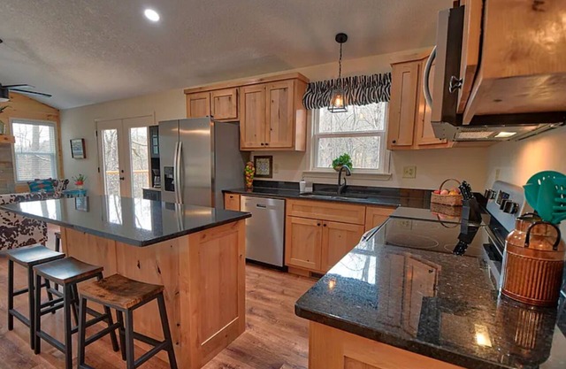 Charming 2-bedroom house with WiFi, AC nestled in the mountains of clayton