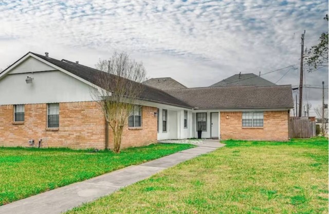 Charming 2-bedroom house with WiFi, AC in Houston