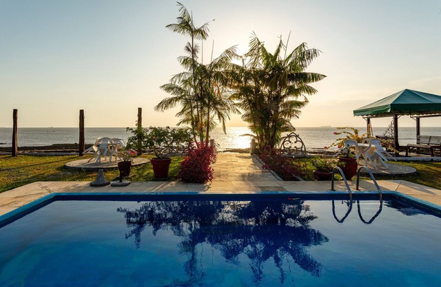 Charming 2-bedroom house in wonderful Farol Belém with AC, WiFi