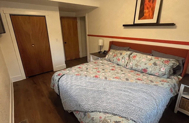Charming 2-bedroom House in Uptown Butte