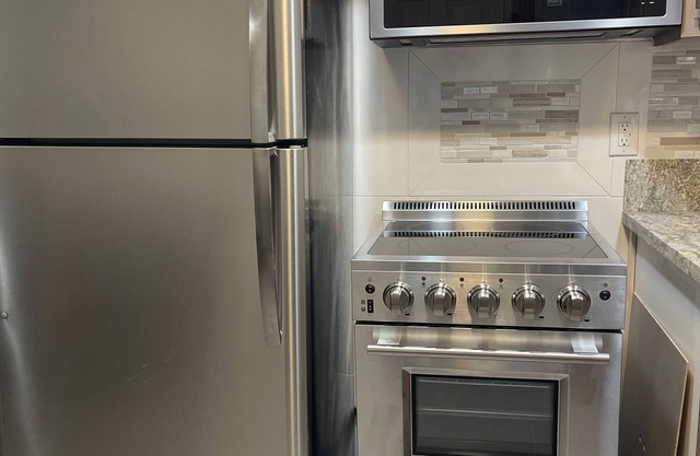 Charming 2-bedroom house with WiFi, AC in peaceful Fallon